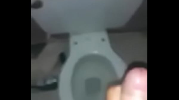 Militar arrecho se pajea