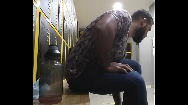 Morbo en las duchas del gym